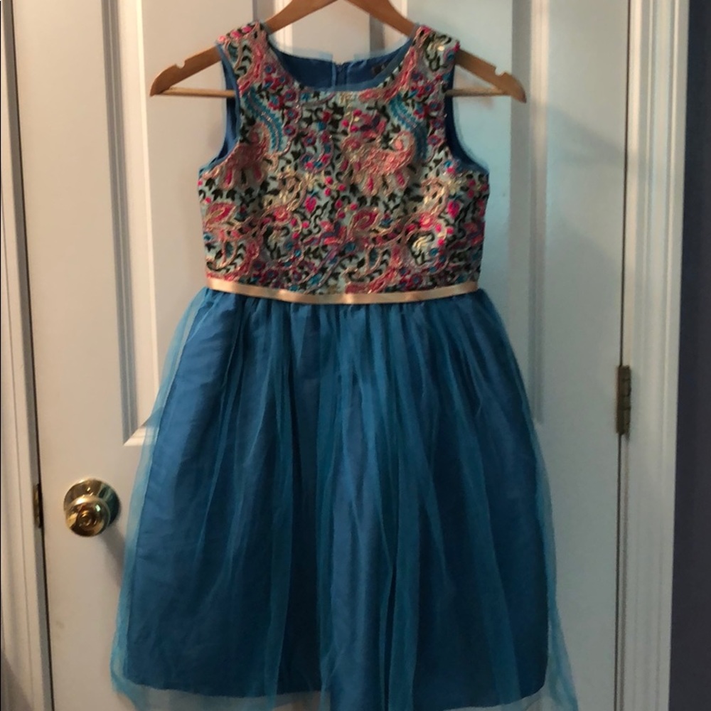 Girl’s party dress